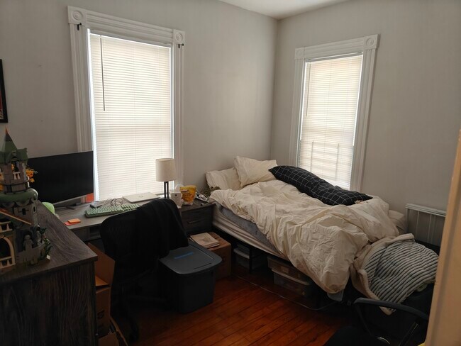 Building Photo - 2 Webley St