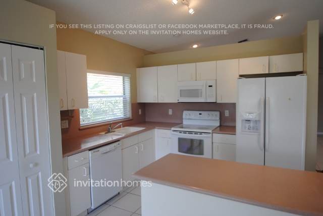 Building Photo - 12451 Pleasant Green Way