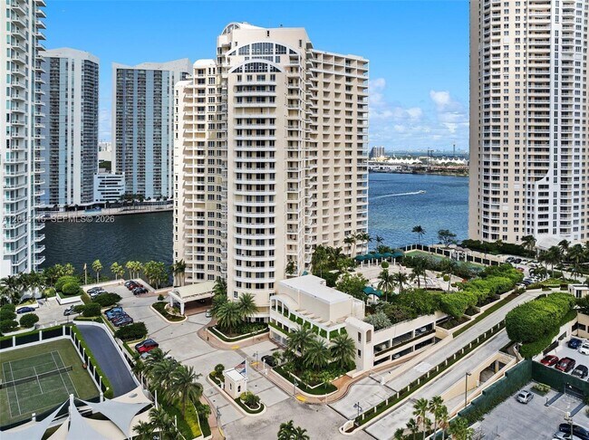 Foto del edificio - 888 Brickell Key Dr