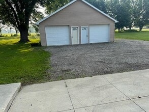 Building Photo - 6060 Town Hall Dr