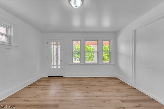 Building Photo - 382 E 161st St