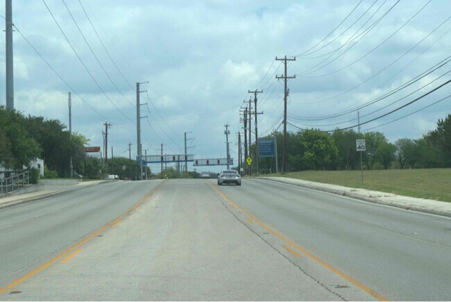 Foto del edificio - 4803 Hamilton Wolfe Rd
