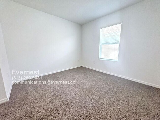 Building Photo - Beautiful 4-Bedroom Home with Modern Comfo...