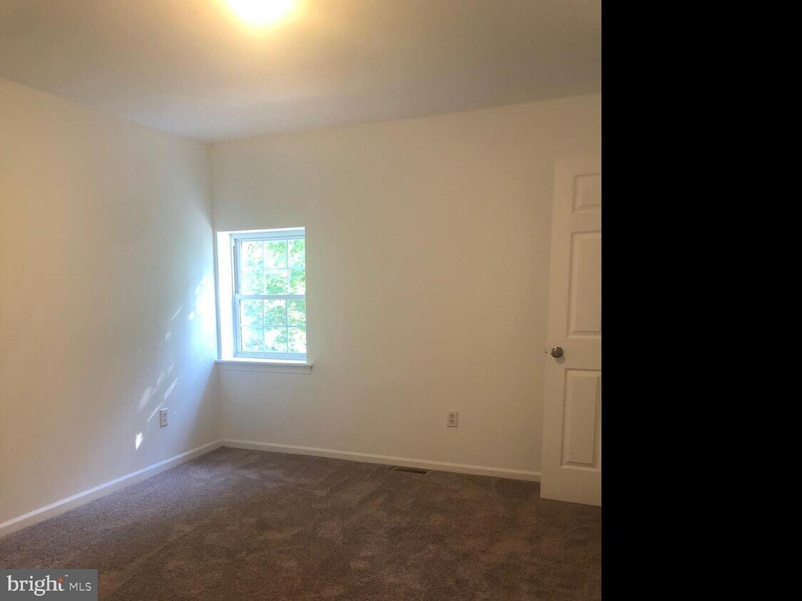 Foto principal - 61-UNIT W Mill St
