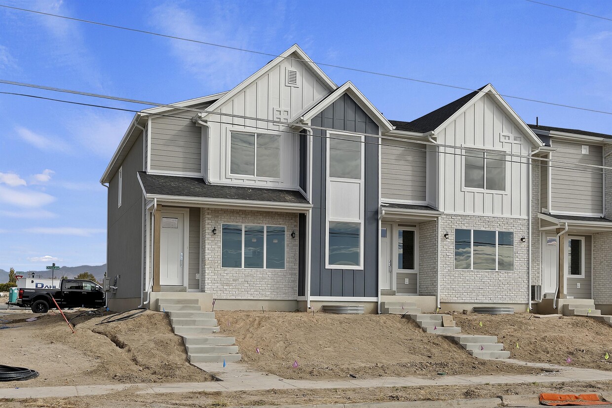 Foto principal - 2861 S Bluff Rd