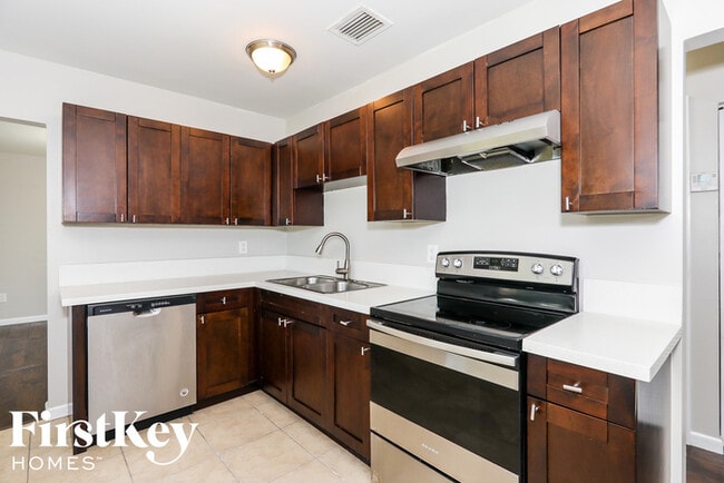 Building Photo - 16025 SW 99th Ave