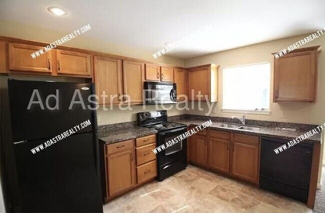 Foto del edificio - Beautiful Townhome in Platte City-Availabl...