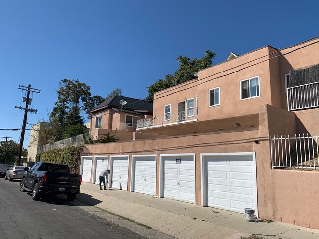 Building Photo - 201 Rosemont Ave