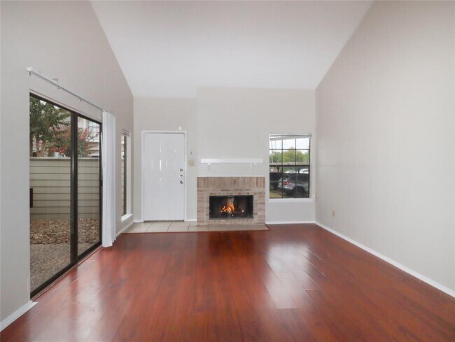 Foto del edificio - 6211 Ludington Dr
