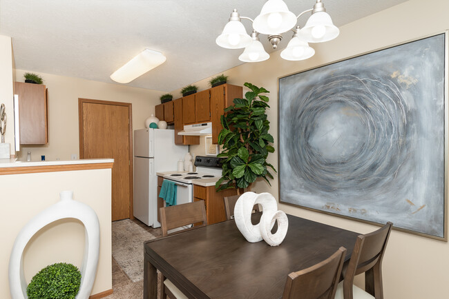 Dining Area - The Residences At Breckenridge