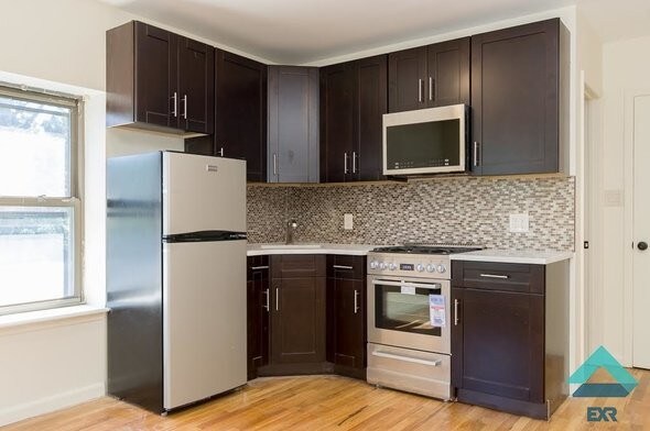 Foto principal - 168 Hoyt St