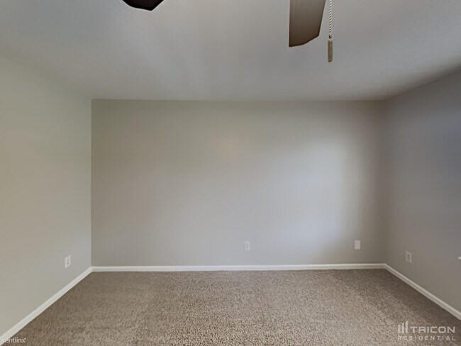 Building Photo - 1013 Heather Dr