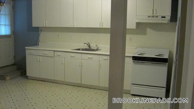 Foto del edificio - 208 Winthrop Rd