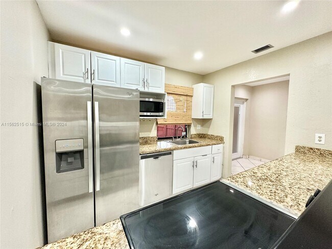Foto del edificio - 10554 NW 3rd St
