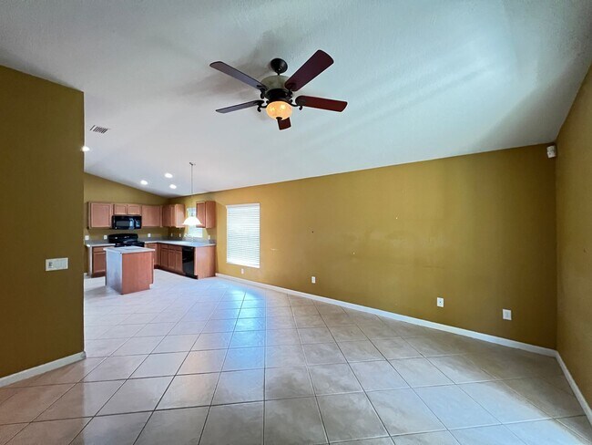 Building Photo - Cozy 4 Bedroom, 2 Bathroom Home in Ocala!!!