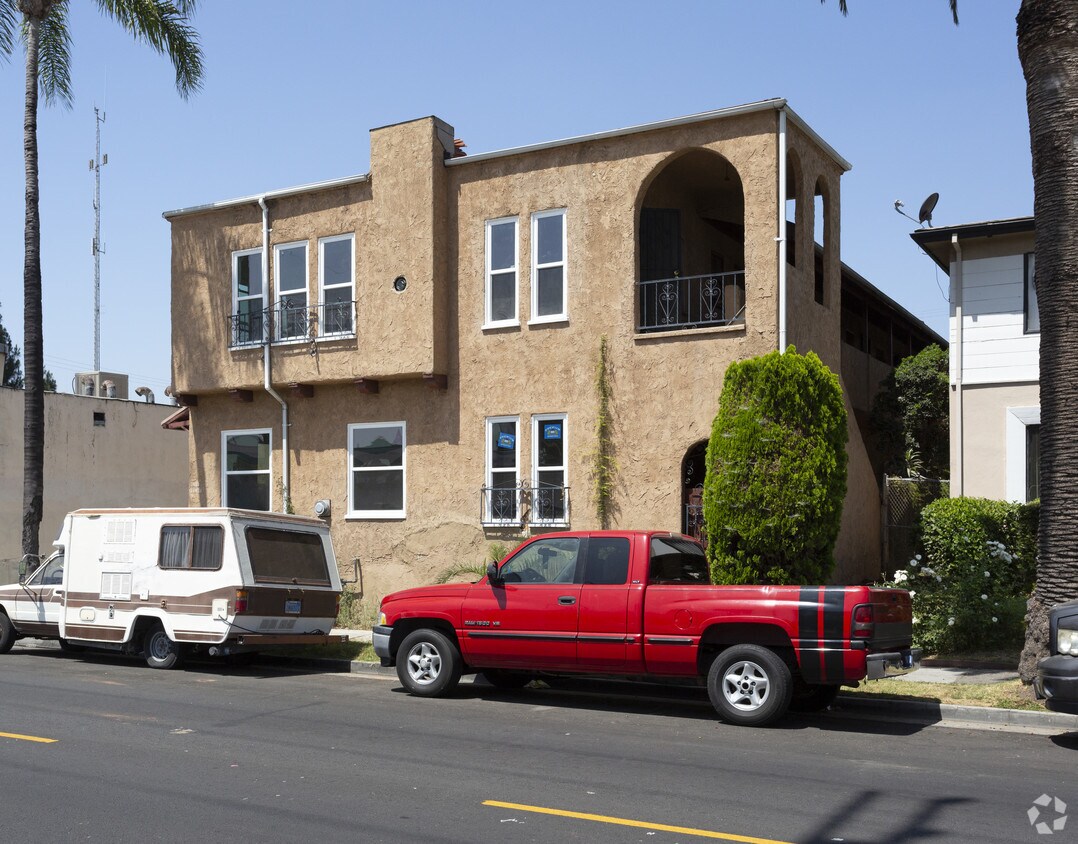 Building Photo - 3991 Denker Ave
