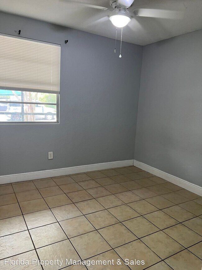 Building Photo - 2 br, 1 bath House - 1237 SW 46 AVENUE  #801