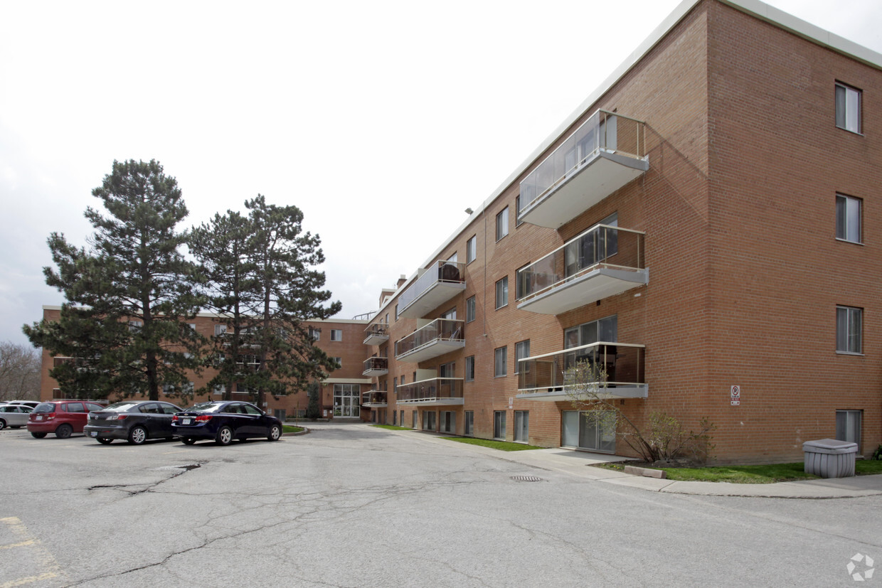 Building Photo - Aurora Towers