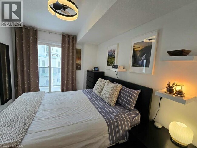 Photo du bâtiment - 1430 Highland Rd W