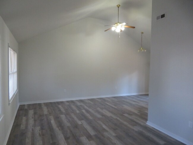 Foto del edificio - Dinwiddie VA