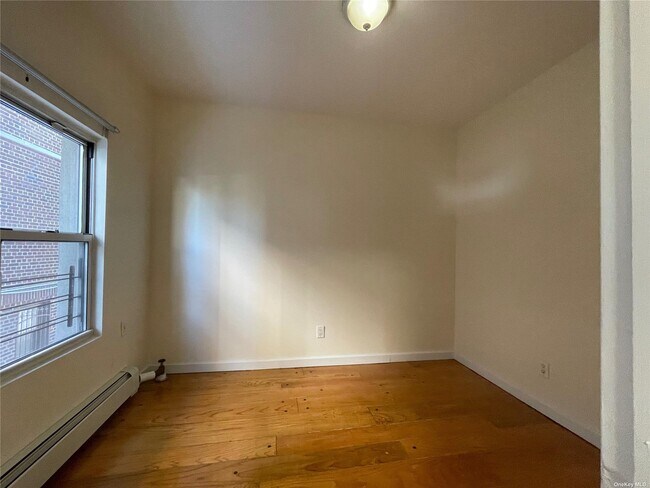 Foto del edificio - 445 Beach 68th St