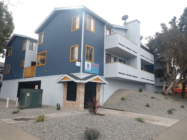 Building Photo - 1152 Pine Ave