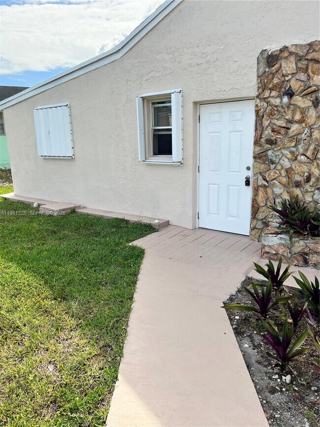 Foto del edificio - 410 N 58th Ave