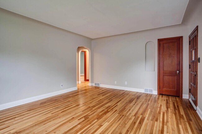 Building Photo - 6016 Xerxes Ave S