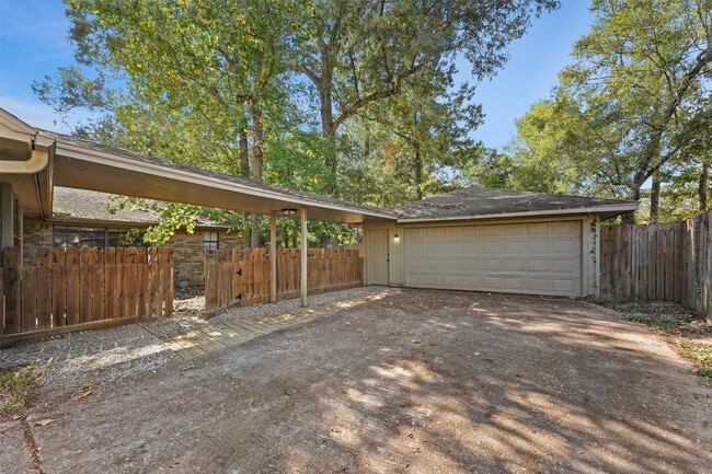 Building Photo - 208 Cliffbrook Ln