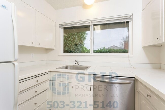 Building Photo - GPM475 - SE Woodward St (T1)