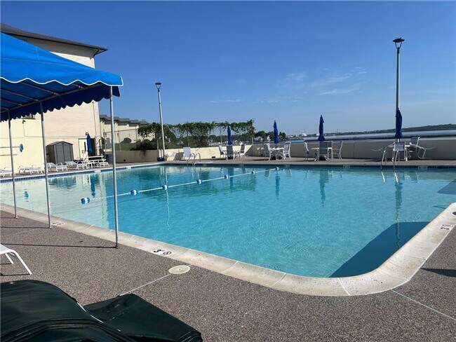 Foto del edificio - 400 Narragansett Pkwy
