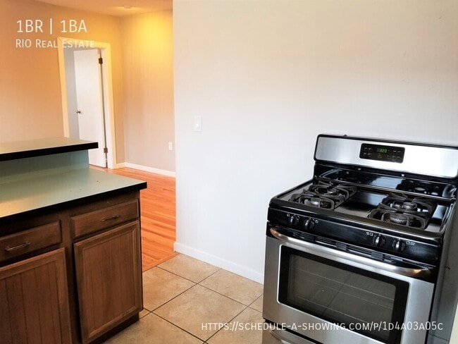 Photo - 2070 S Milwaukee St Apartment