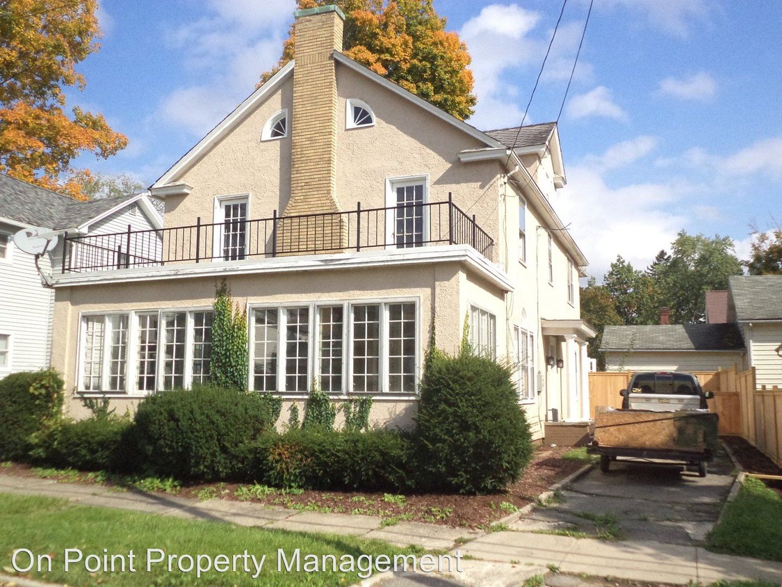 Primary Photo - 4 br, 3.5 bath House - 141 South Clinton St.