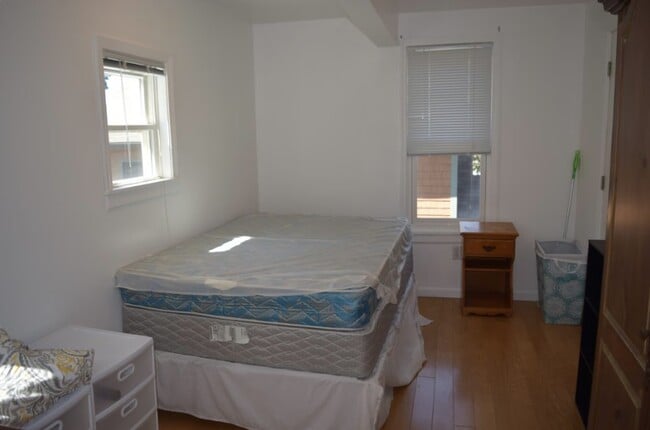 Foto del edificio - 109 Cook St