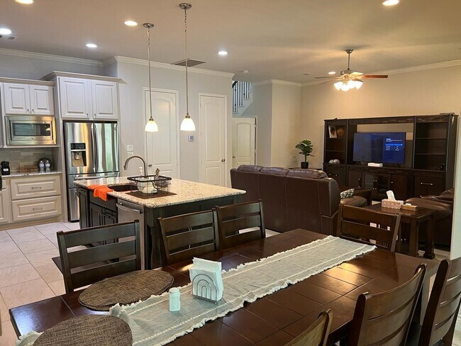 Building Photo - 43 Daffodil Meadow Pl