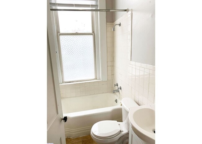 Building Photo - 3300 Jefferson Ave