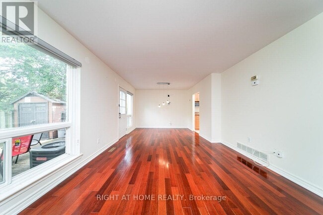 Building Photo - 19 Liszt Gate