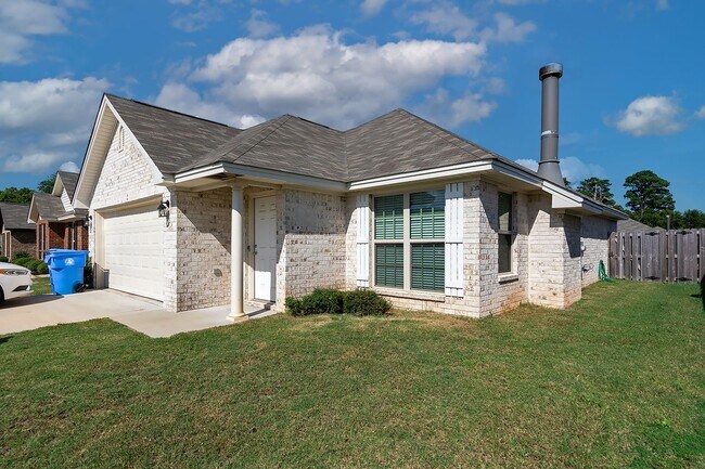 Building Photo - 570 Old Mill Way