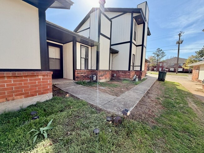 Photo - 1012 N Chowning Ave Apartment