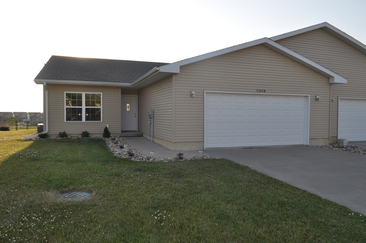 Front of home - 5548 Summerland Drive