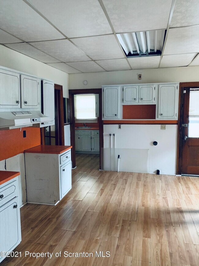 Building Photo - 409 Powell Ave