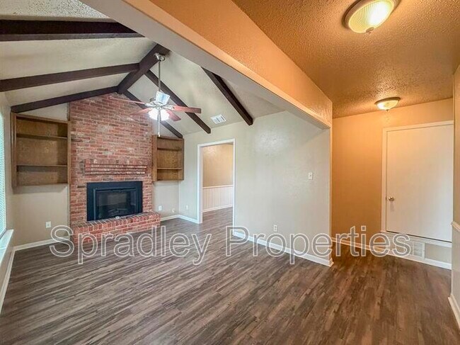 Foto del edificio - 801 Apache Dr