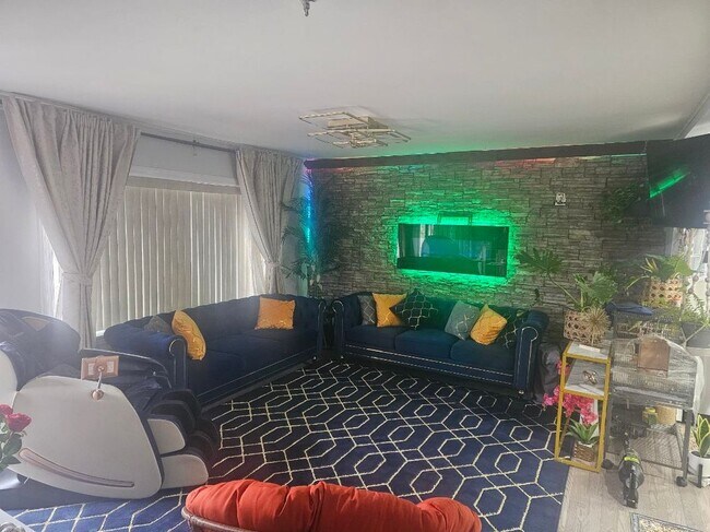 Foto del edificio - 1 Notch Rd