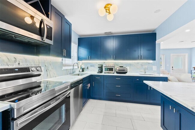 Foto del edificio - 908 SW 12th Ct