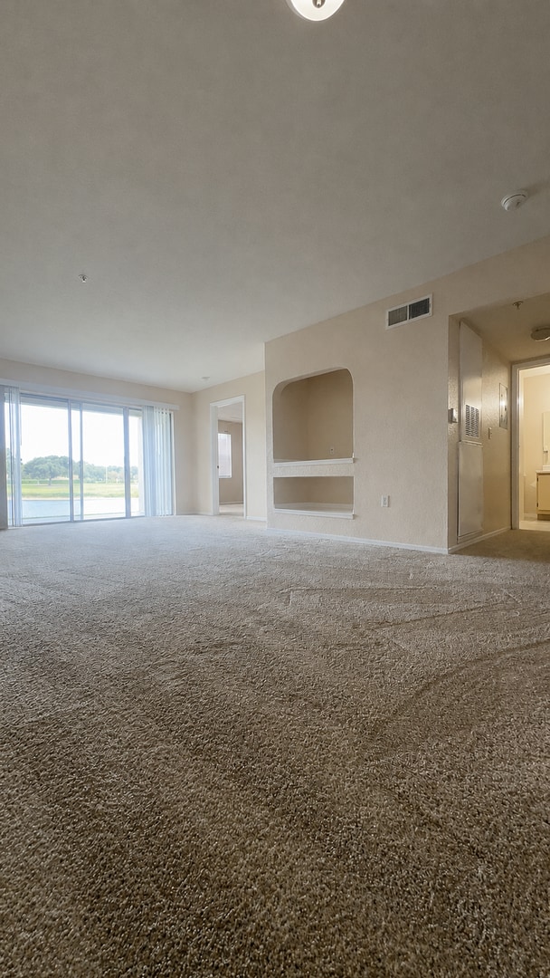 Building Photo - 13815 Fairway Island Dr