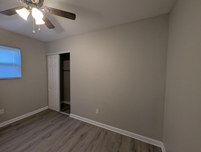 Foto del edificio - Fresh Updates and Flexible Space in Florissant