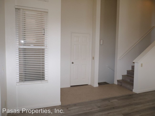 Foto del edificio - 1553-1553 Hornblend St