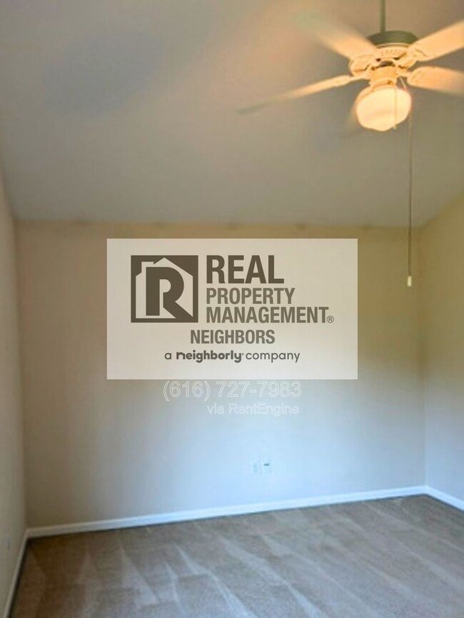Building Photo - 1636 Northbend Dr NE
