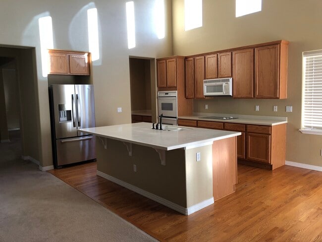Building Photo - 8472 Roaring Fork Dr