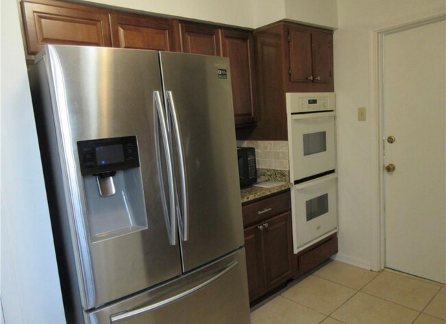 Building Photo - 51 Granada Dr